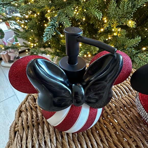 Disney Bath Disney Mickey Minnie Christmas Soap Lotion Dispenser